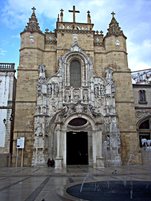 Monasterio de Santa Cruz en Coímbra donde recibieron sepultura Mafalda y su esposo el rey Alfonso I de Portugal